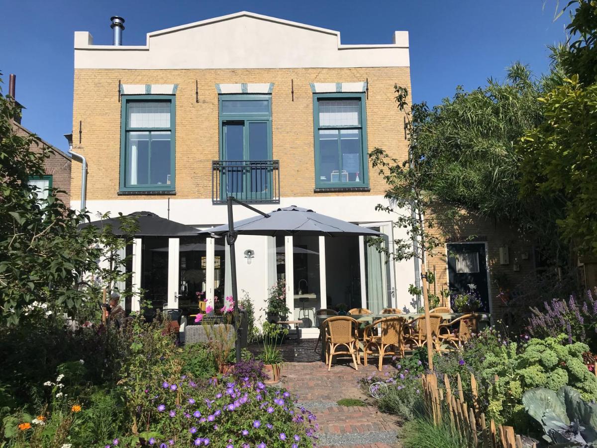 B&B Logeren Bij De Burgemeester Stad aan 't Haringvliet Exterior photo